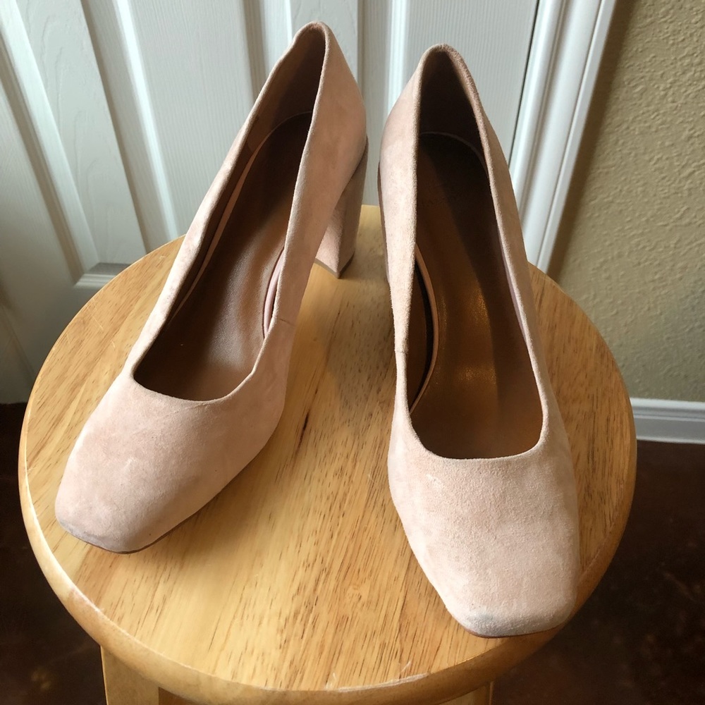 🍎 Halston Whitney block heel in blush pink